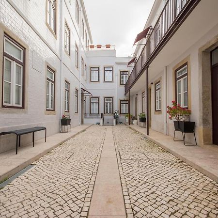 Charming Apartment In Private Condominium At Graca Lisboa Exterior foto